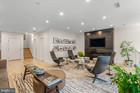 $3,975,000 | 249 South 24th Street, Unit H, Philadelphia, PA 19103