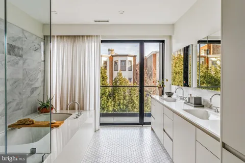 $3,975,000 | 249 South 24th Street, Unit H, Philadelphia, PA 19103