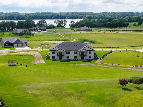 $886,900 | 2330 West 9th Street, Albert Lea, MN 56007