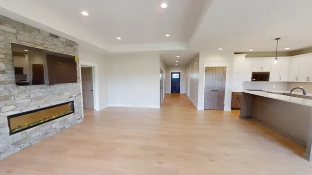 $886,900 | 2330 West 9th Street, Albert Lea, MN 56007