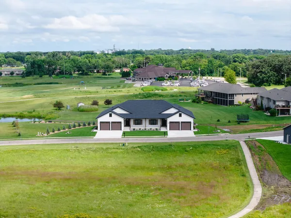 $886,900 | 2330 West 9th Street, Albert Lea, MN 56007