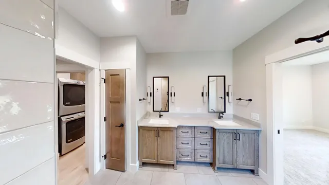 $886,900 | 2330 West 9th Street, Albert Lea, MN 56007