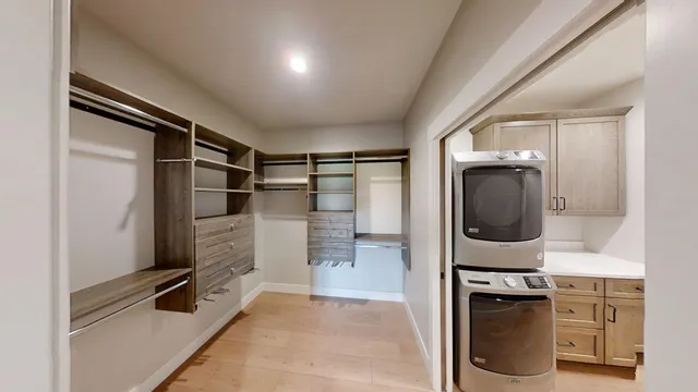 $886,900 | 2330 West 9th Street, Albert Lea, MN 56007