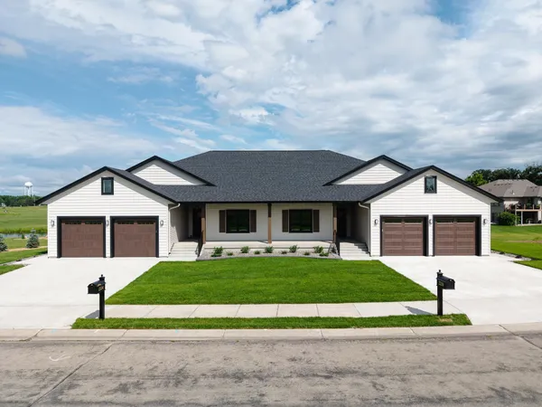 $886,900 | 2330 West 9th Street, Albert Lea, MN 56007