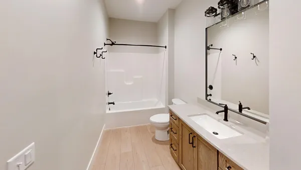 $886,900 | 2330 West 9th Street, Albert Lea, MN 56007