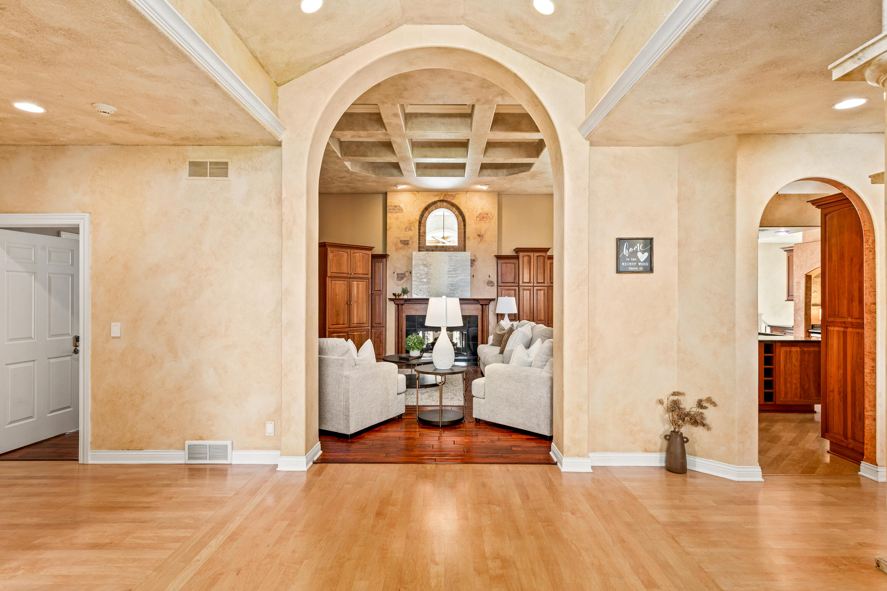 W251S5204 Poppy Fields Road Waukesha, WI 53189 - Photo 13 of 70 FRONT ENTRY HALLWAY
