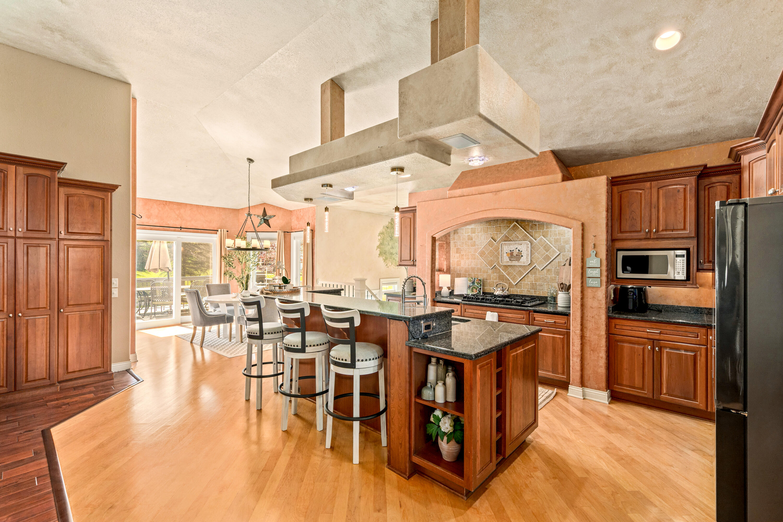 W251S5204 Poppy Fields Road Waukesha, WI 53189 - Photo 20 of 70 CHEF'S KITCHEN