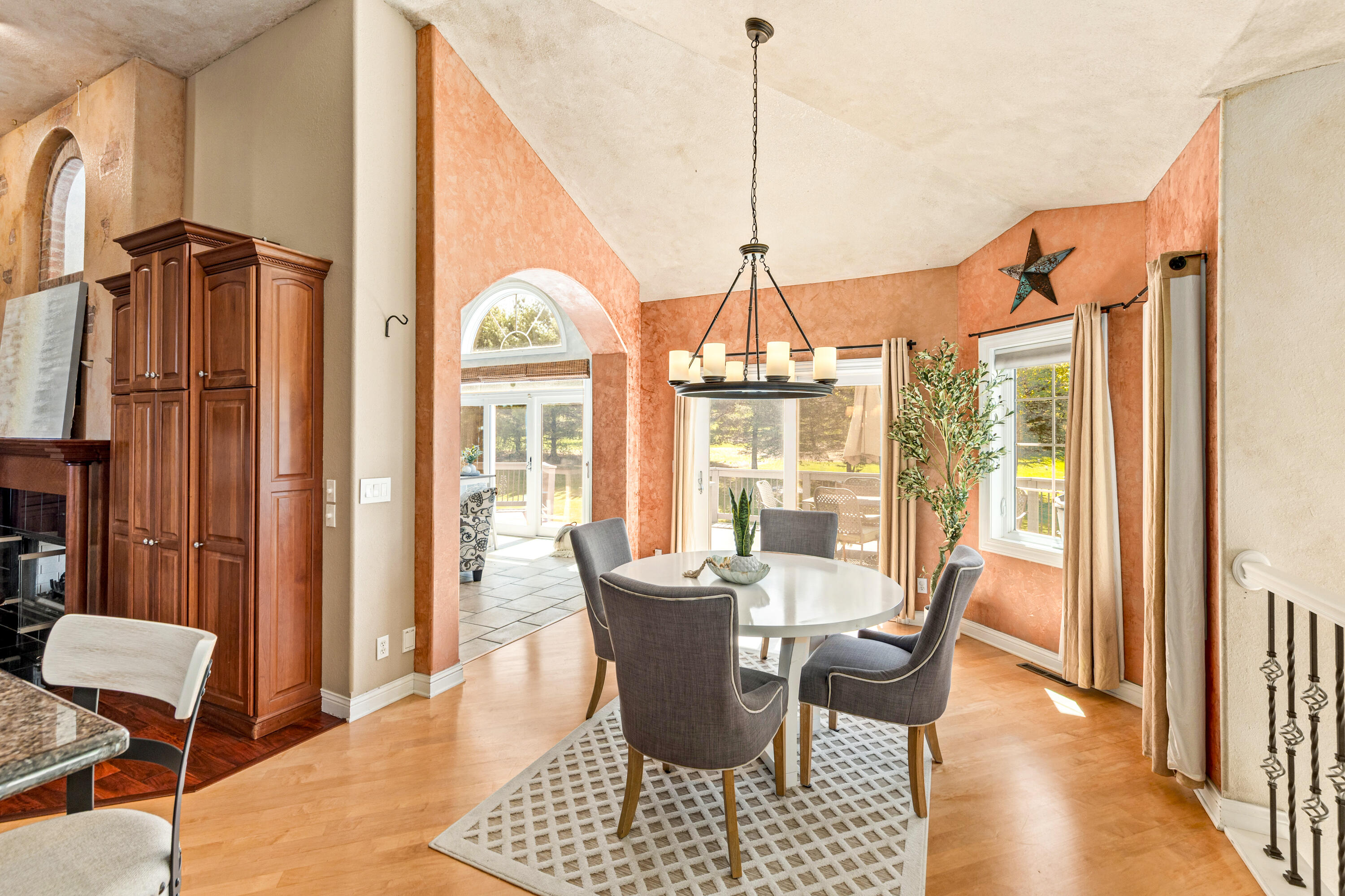W251S5204 Poppy Fields Road Waukesha, WI 53189 - Photo 25 of 70 EAT IN KITCHEN