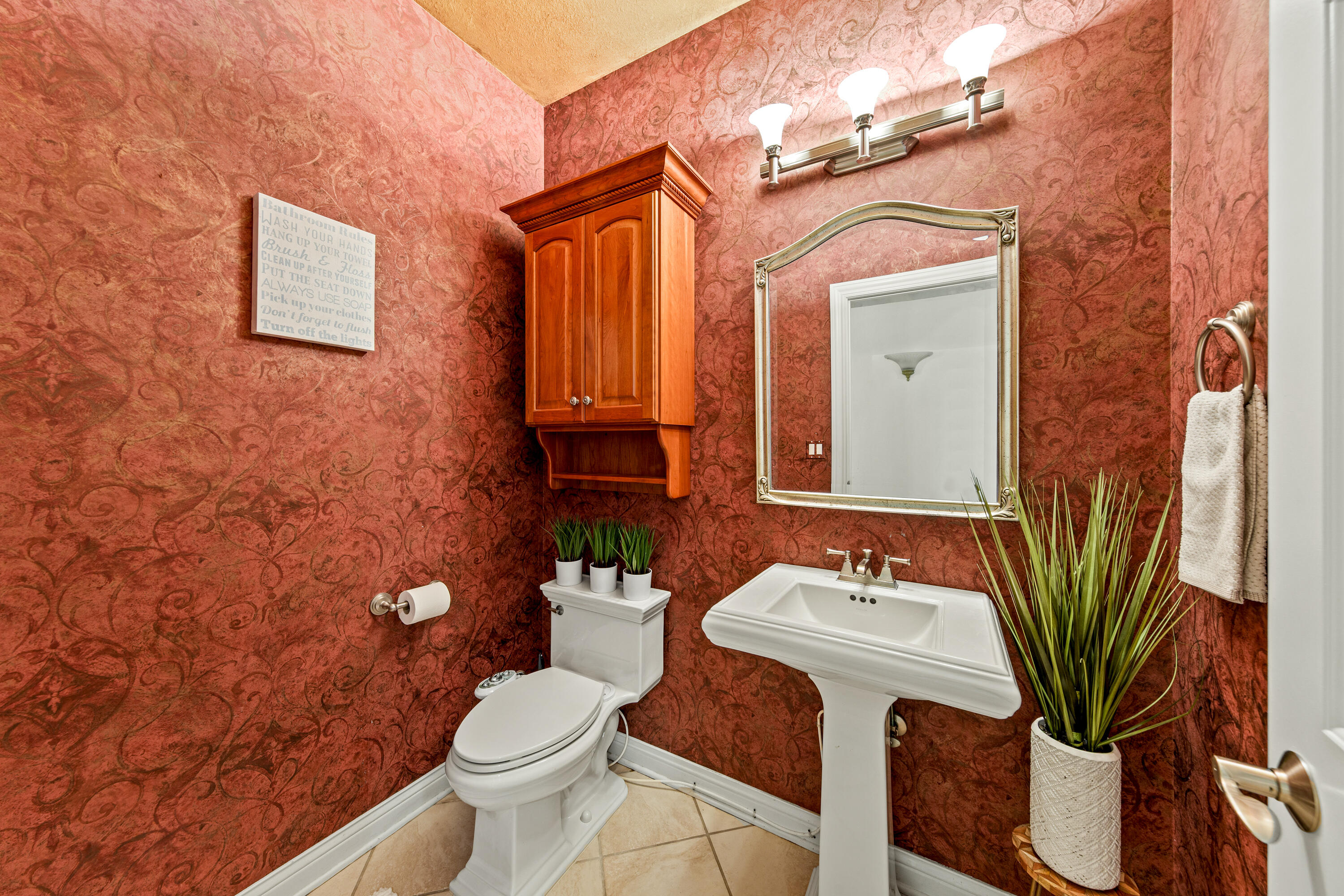 W251S5204 Poppy Fields Road Waukesha, WI 53189 - Photo 40 of 70 GUEST HALF BATH