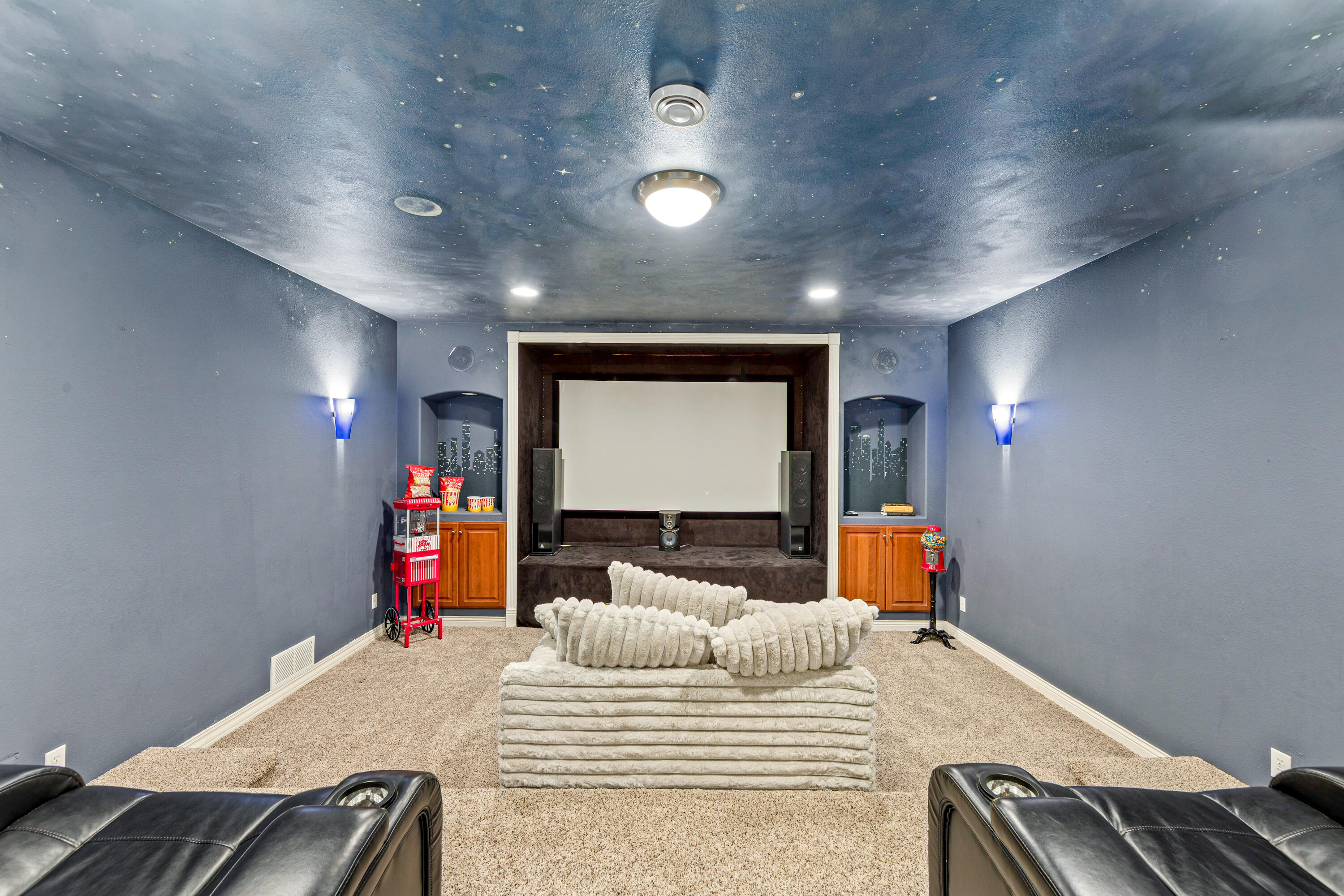 W251S5204 Poppy Fields Road Waukesha, WI 53189 - Photo 54 of 70 THEATRE ROOM