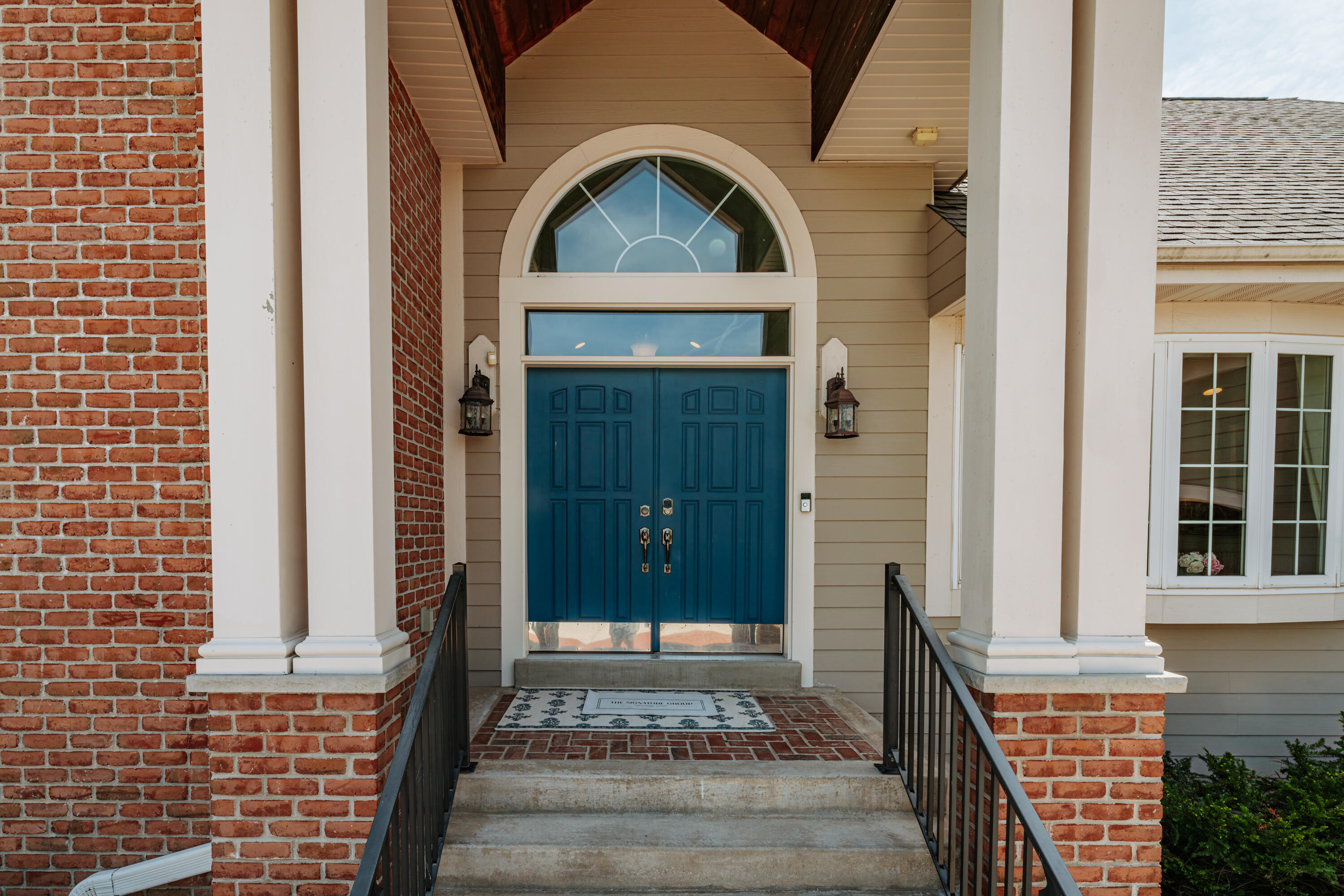 W251S5204 Poppy Fields Road Waukesha, WI 53189 - Photo 9 of 70 DOUBLE DOOR ENTRY