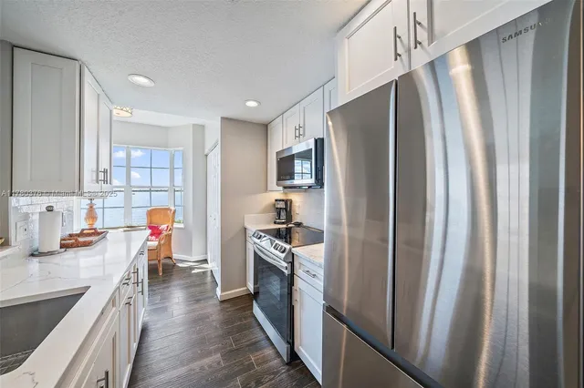 $4,000 | 5800 Northeast Island Cove Way, Unit 2207, Stuart, FL 34996