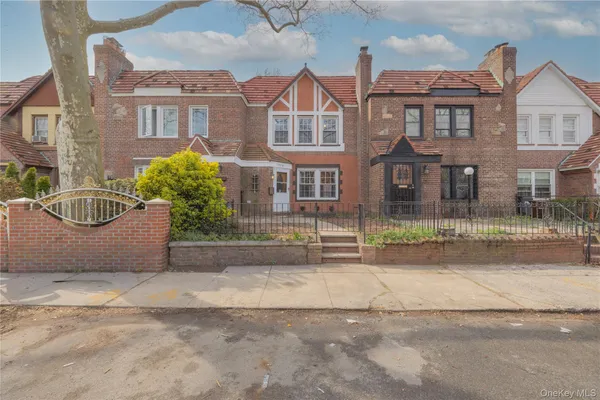 $699,999 | 179-65 Selover Road | St. Albans