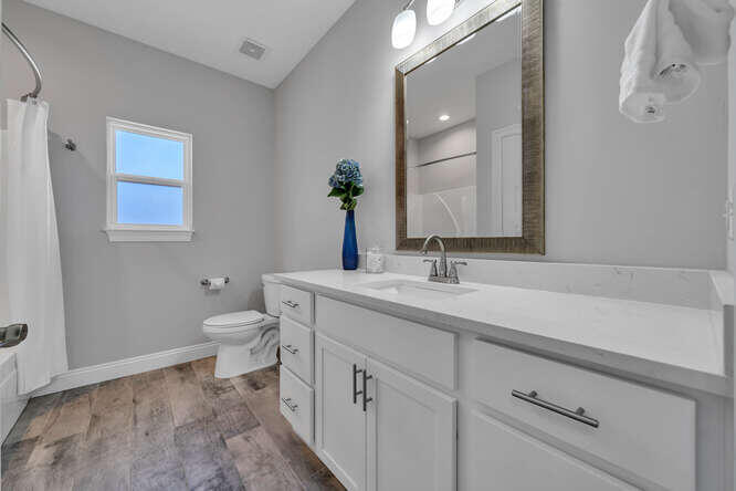2247 Wind Trace Road North Navarre, FL 32566 - Photo 25 of 34 2247 Wind Trace_ Hall Bathroom
