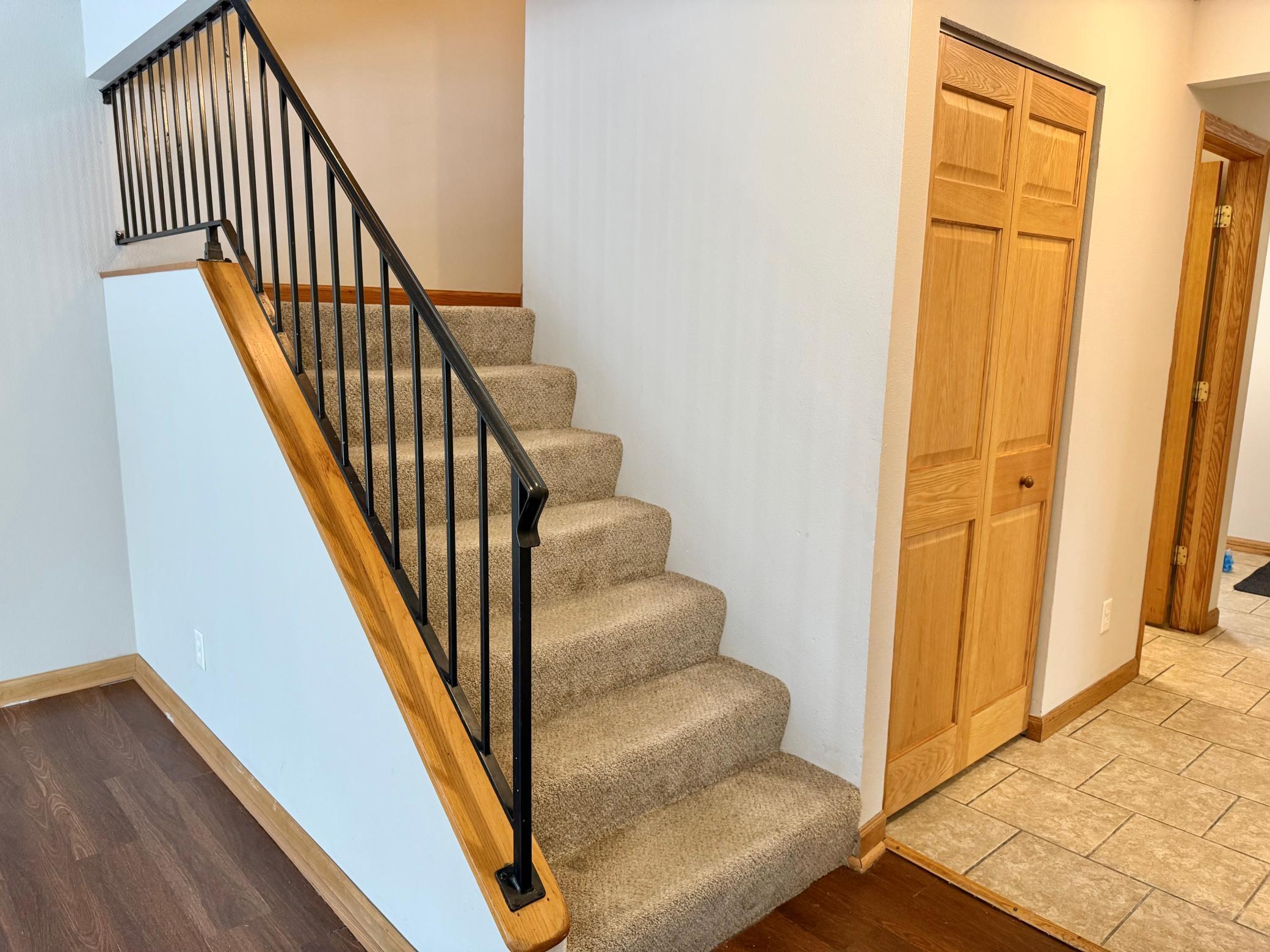 8573 Cardiff Lane Eden Prairie, MN 55344 - Photo 11 of 24