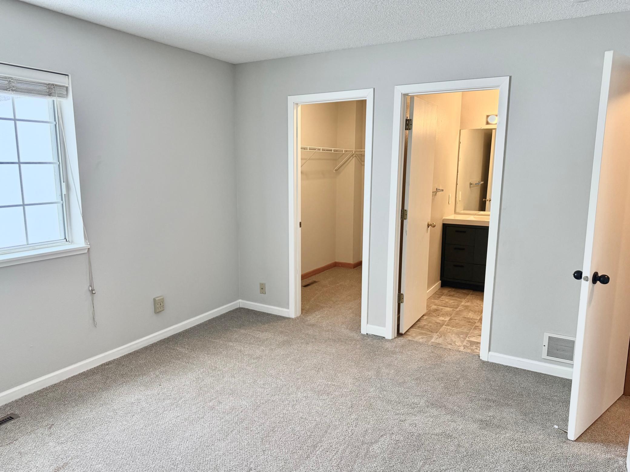 8573 Cardiff Lane Eden Prairie, MN 55344 - Photo 13 of 24