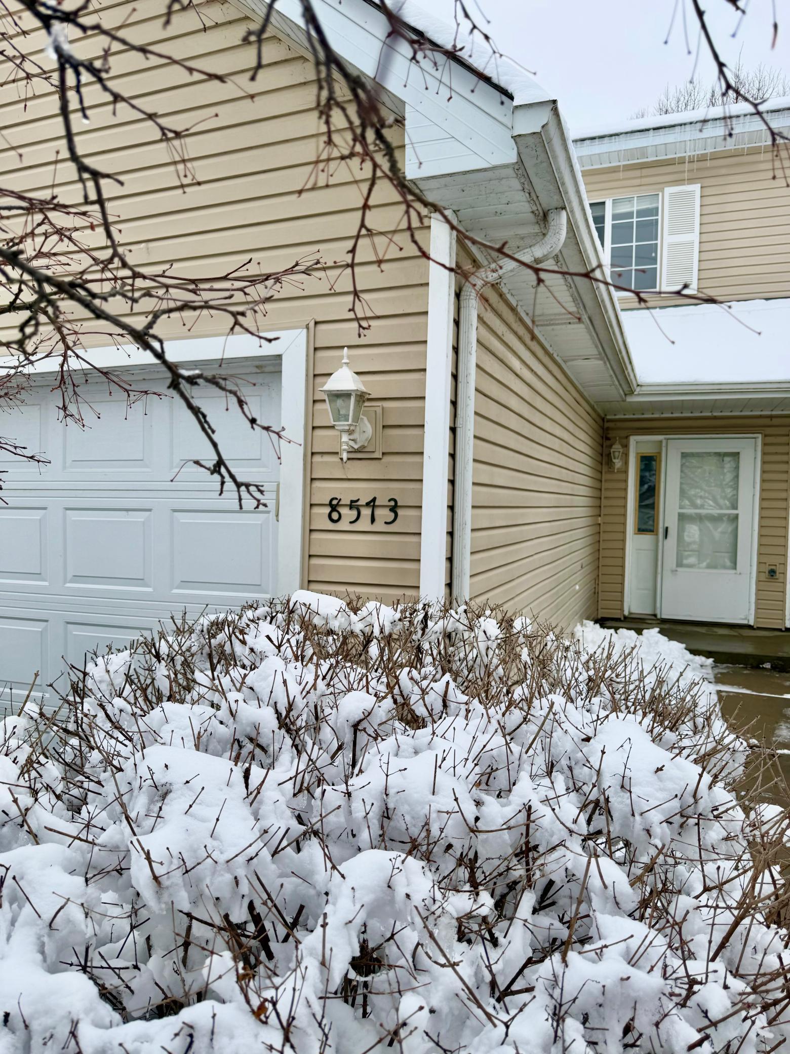8573 Cardiff Lane Eden Prairie, MN 55344 - Photo 2 of 24