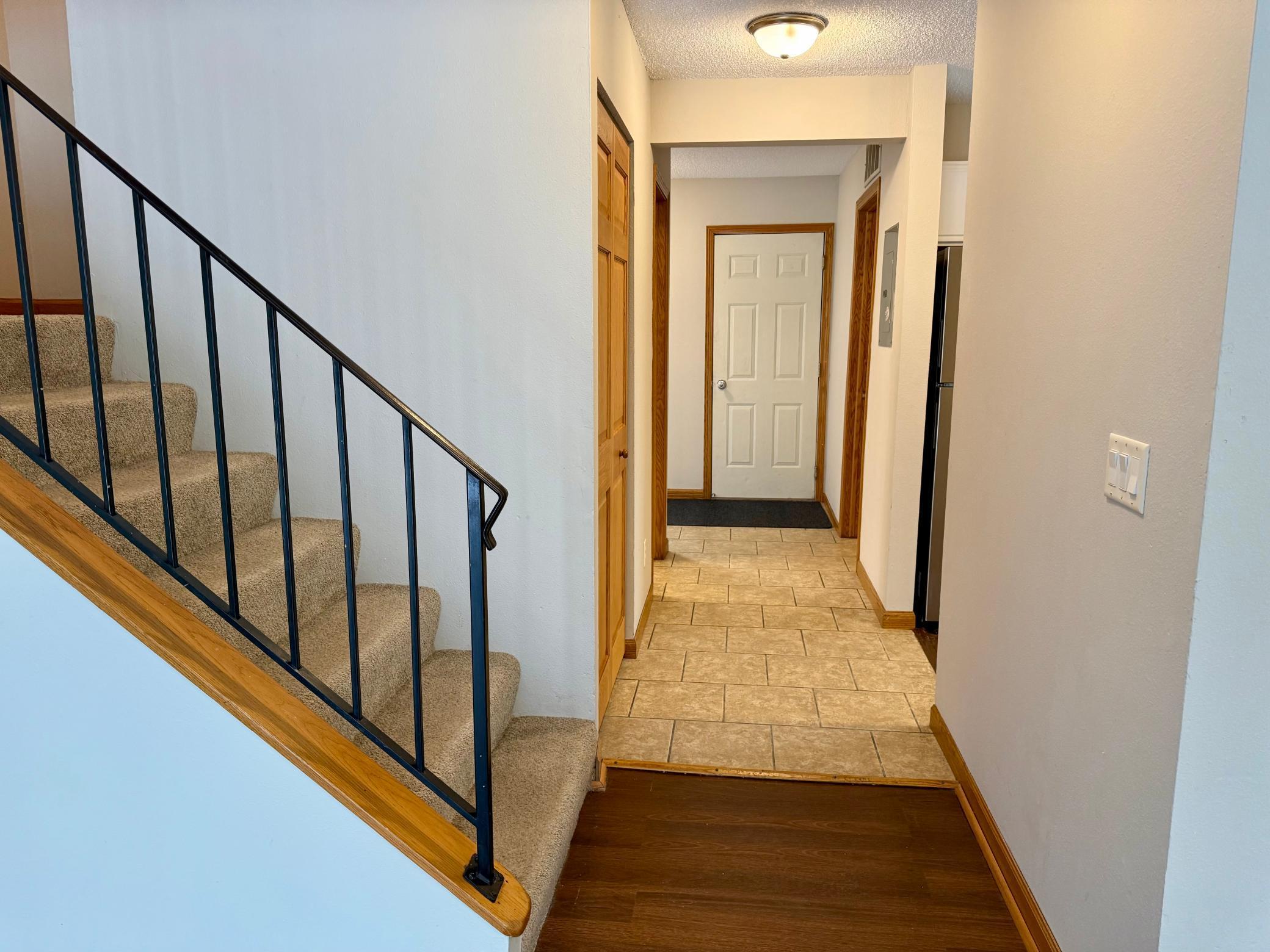 8573 Cardiff Lane Eden Prairie, MN 55344 - Photo 10 of 24