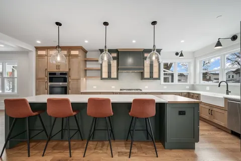 $1,049,000 | 515 Highland Avenue, Oak Park, IL 60304