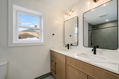 $1,049,000 | 515 Highland Avenue, Oak Park, IL 60304