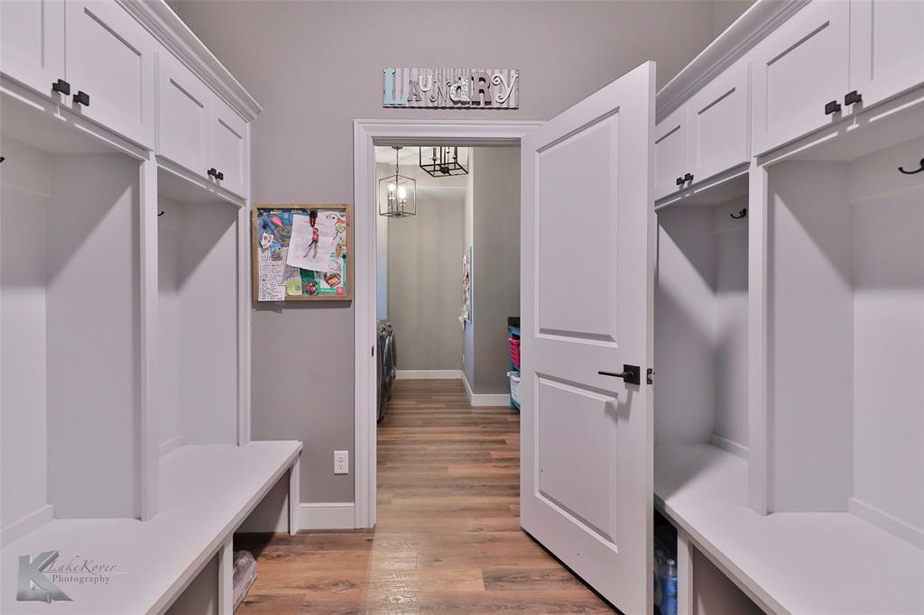 125 Wallace Court Tuscola, TX 79562 - Photo 23 of 40 a bathroom with a bathtub and a shower