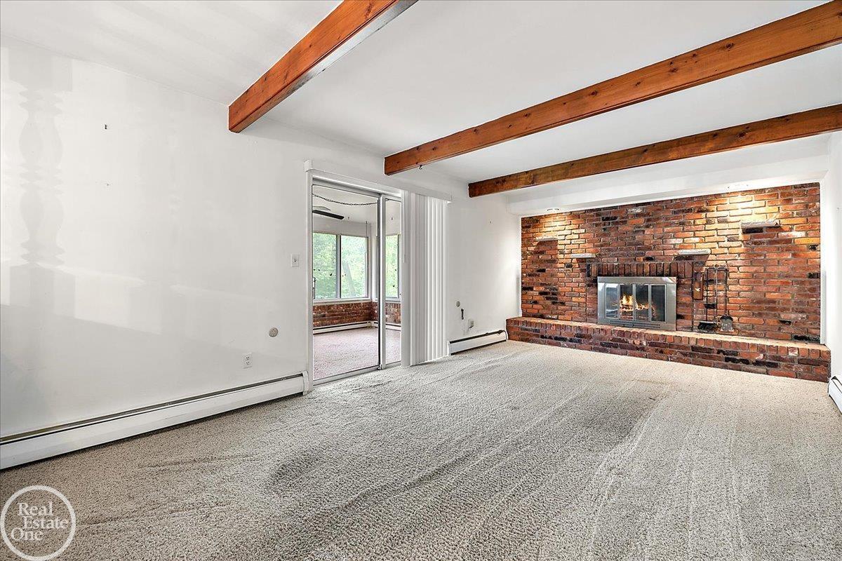 252 Wimberly Drive Rochester, MI 48306 - Photo 18 of 61 50177490-b5b53326-fc4b-493e-8fbc-39ee85dd3bce.JPG