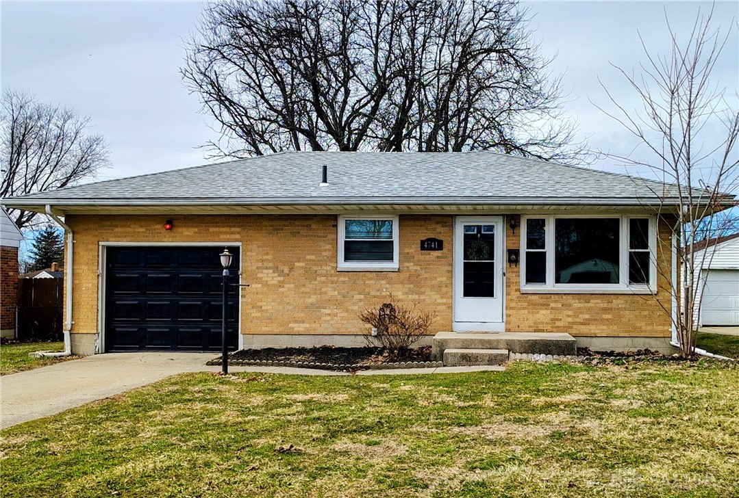 4741 Cullen Avenue Springfield, OH 45503 - Photo 2 of 42