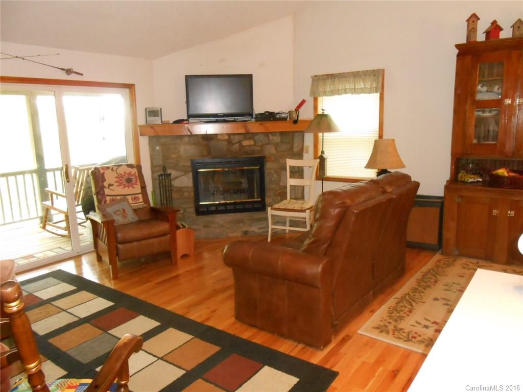 161 Smokey Ridge Loop, Unit 202 Waynesville, NC 28786 - Photo 4 of 21