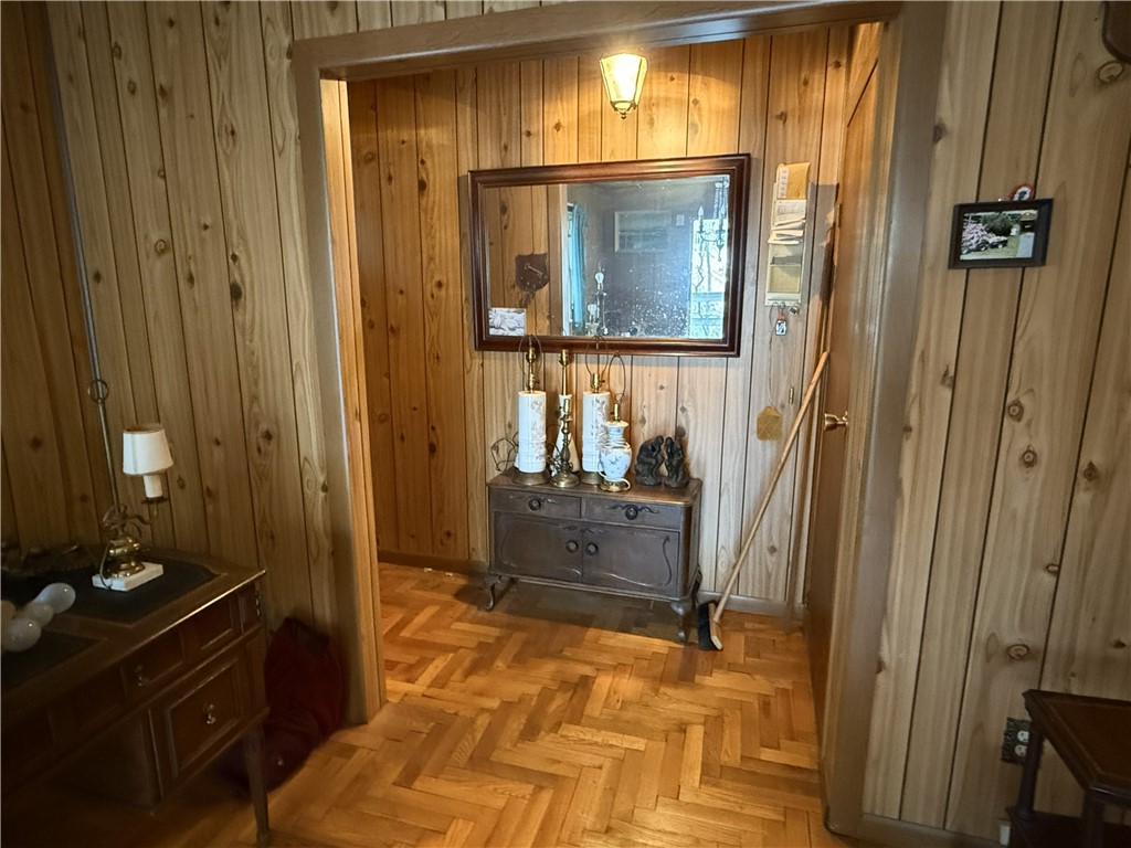2165 Red Kill Road Fleischmanns, NY 12430 - Photo 21 of 48 entry hall to LR