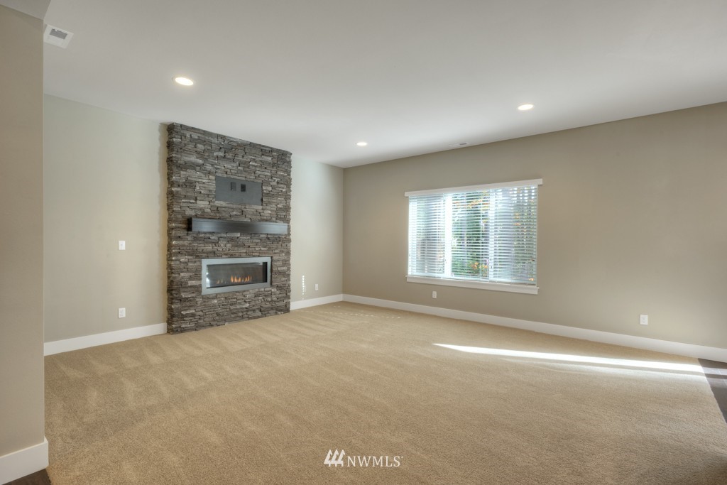 20513 Richmond Road, Unit 11 Bothell, WA 98012 - Photo 3 of 15