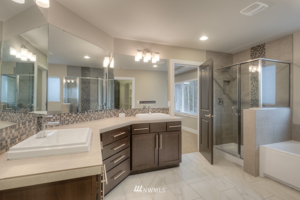 20513 Richmond Road, Unit 11 Bothell, WA 98012 - Photo 5 of 15