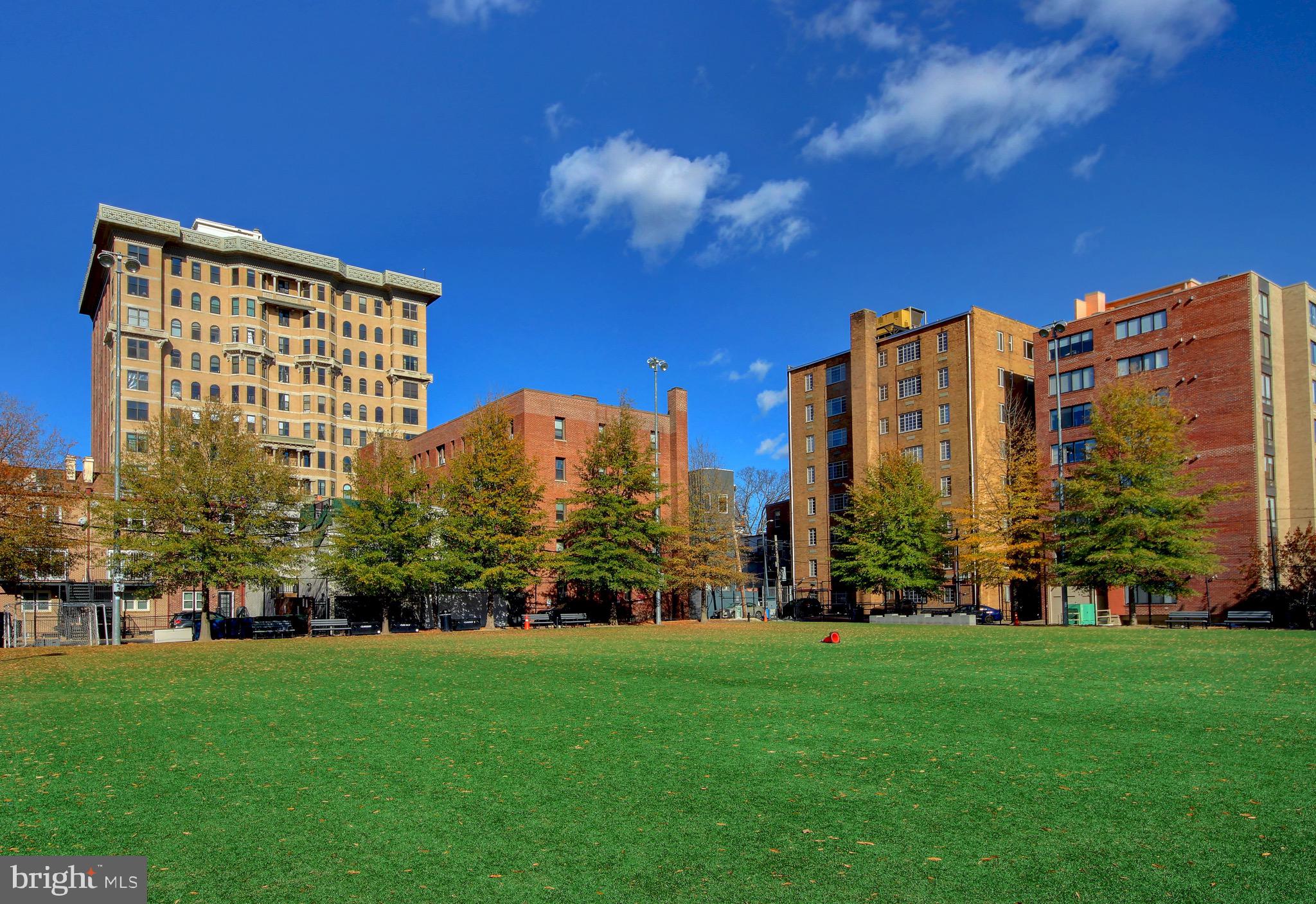 1526 17th Street Northwest, Unit 207 Washington, DC 20036 - Photo 31 of 49 a view of a building with a yard