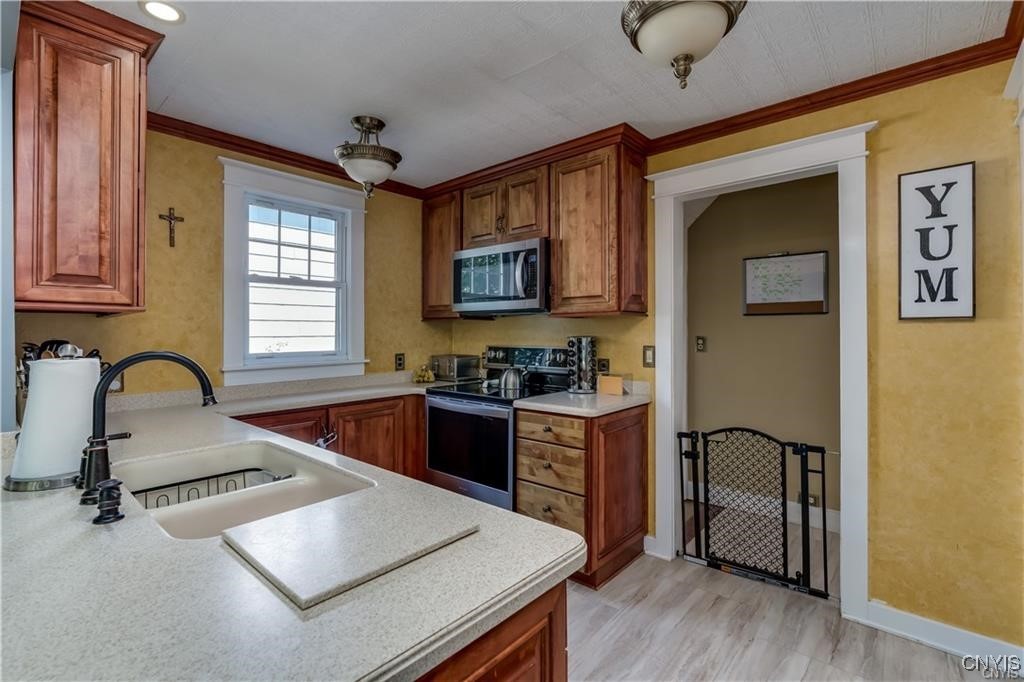 155 Chestnut Street Watertown, NY 13601 - Photo 8 of 42