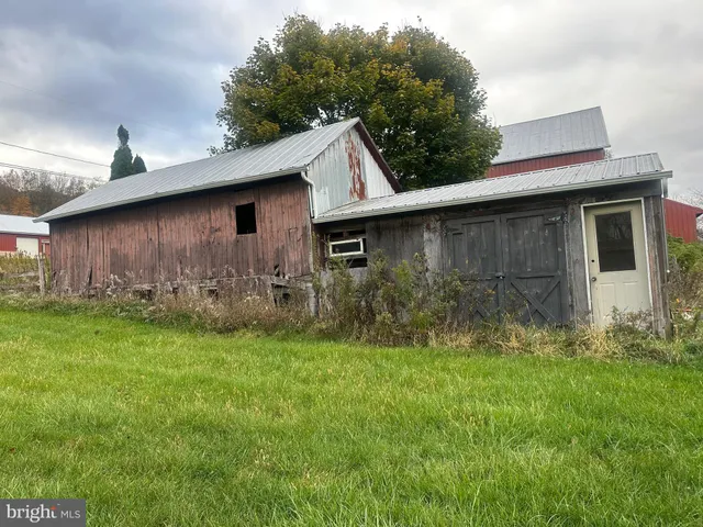 $600,000 | 18493 Amberson Road, Spring Run, PA 17262