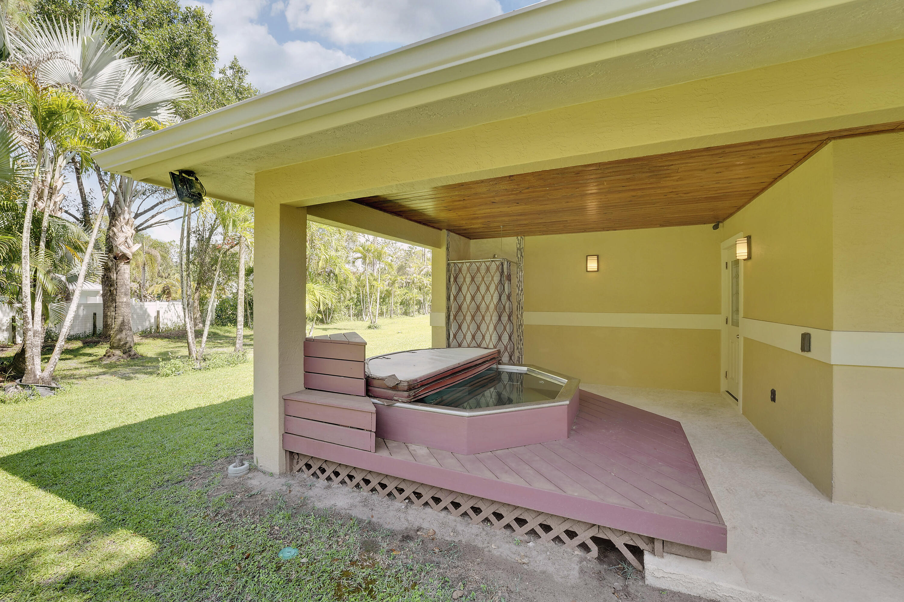 12263 Sandy Run Road Jupiter, FL 33478 - Photo 38 of 71 Stainless Spa / Outdoor Shower