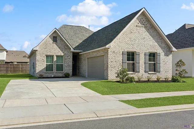 $345,000 | 1833 Marshall Jones Sr Avenue, Zachary, LA 70791