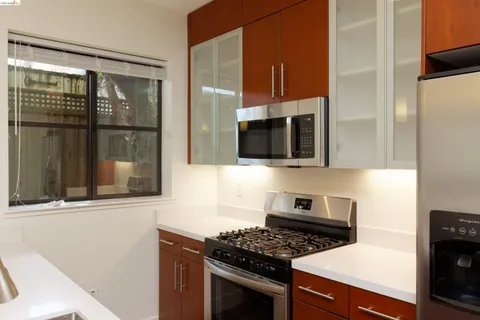 $595,000 | 1565 32nd Street, Unit 4, Oakland, CA 94608