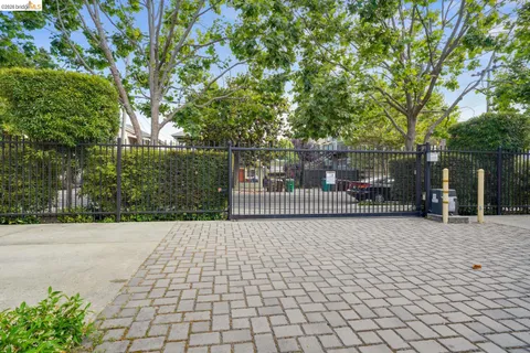 $595,000 | 1565 32nd Street, Unit 4, Oakland, CA 94608