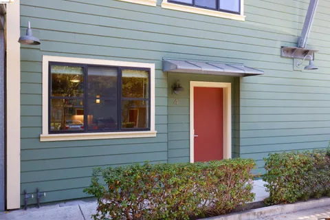 $595,000 | 1565 32nd Street, Unit 4, Oakland, CA 94608
