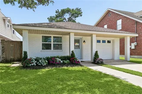 $420,000 | 1304 Houma Boulevard, Metairie, LA 70001