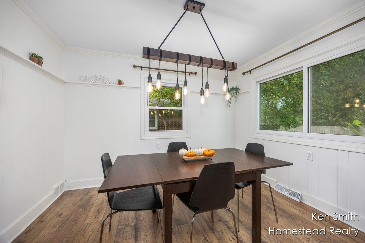 2323 Rosewood Street Jenison, MI 49428 - Photo 12 of 28 VCmG41Bj