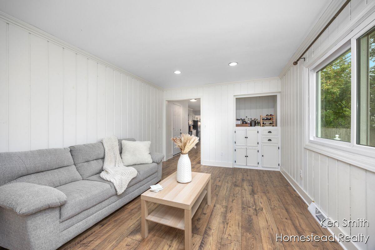 2323 Rosewood Street Jenison, MI 49428 - Photo 14 of 28 Kjh84zYA