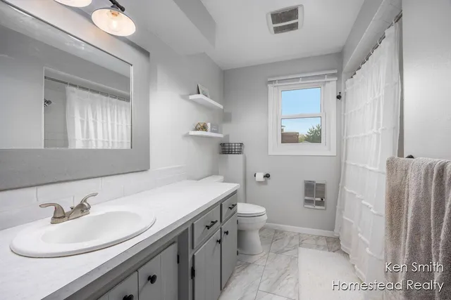 $360,000 | 2323 Rosewood Street, Jenison, MI 49428