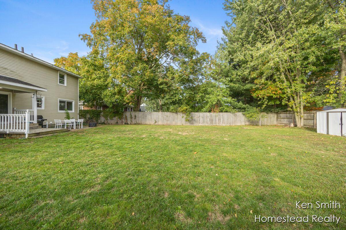 2323 Rosewood Street Jenison, MI 49428 - Photo 27 of 28 ZuJmVsNU