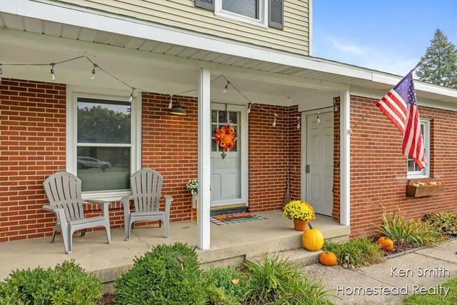 $360,000 | 2323 Rosewood Street, Jenison, MI 49428