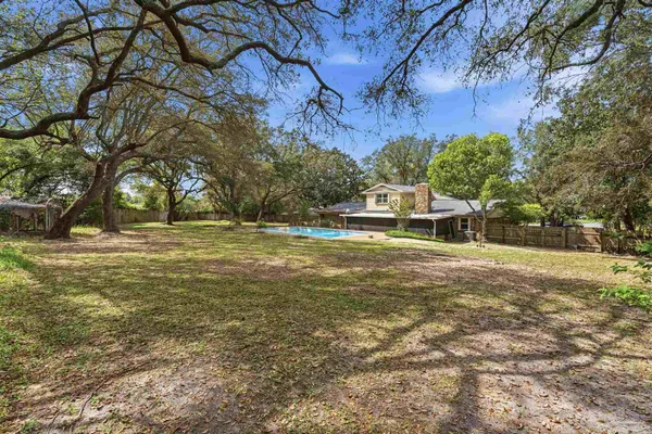 $619,900 | 3066 Rosa Del Villa Drive, Gulf Breeze, FL 32563