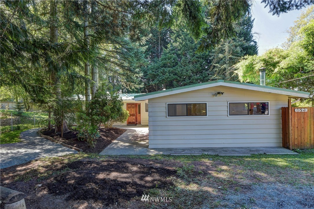 6523 Southeast 3rd Place Renton, WA 98059 - Photo 2 of 25