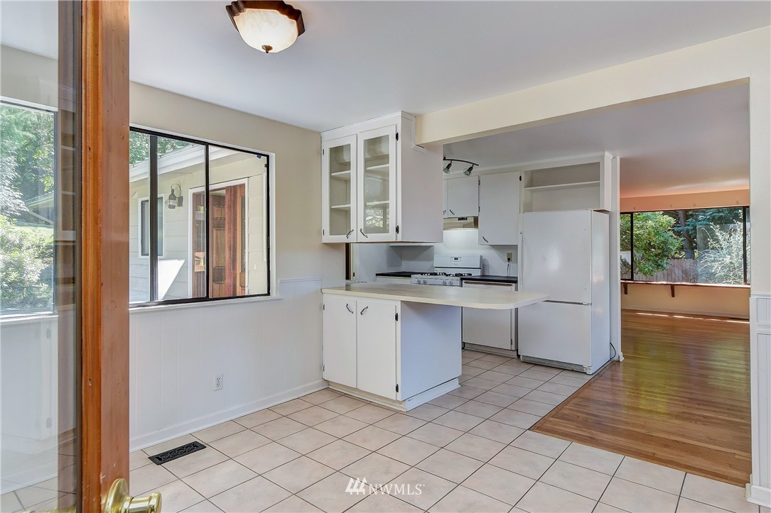 6523 Southeast 3rd Place Renton, WA 98059 - Photo 11 of 25