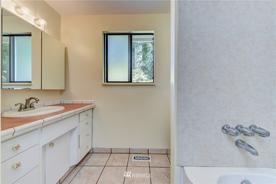 6523 Southeast 3rd Place Renton, WA 98059 - Photo 18 of 25