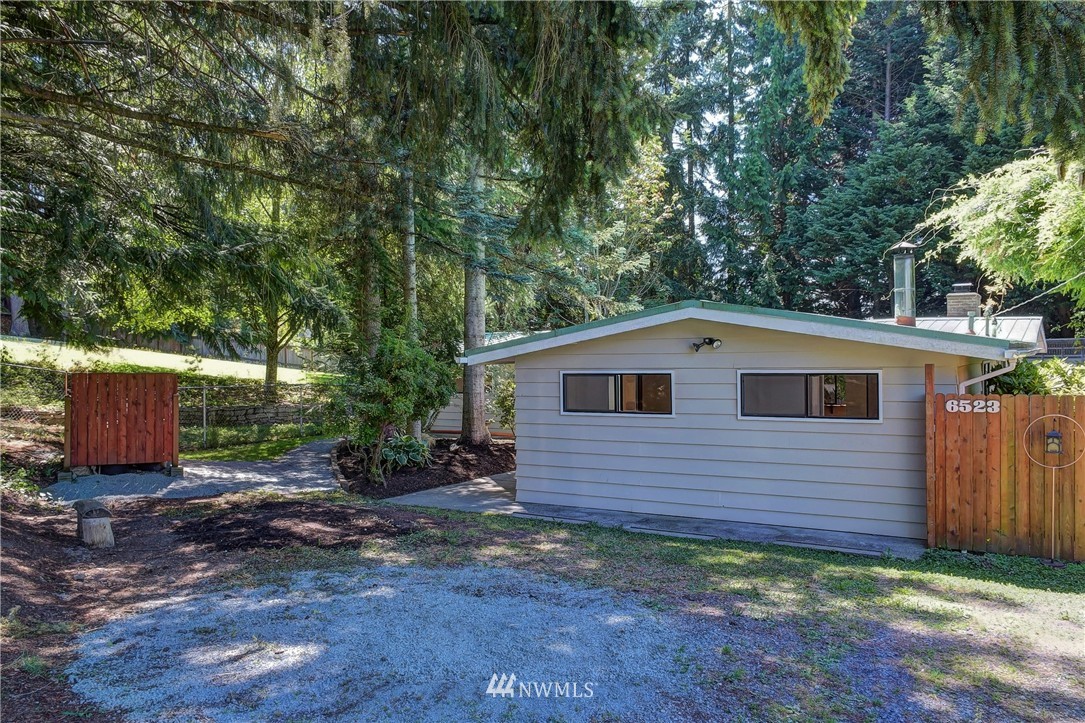 6523 Southeast 3rd Place Renton, WA 98059 - Photo 3 of 25